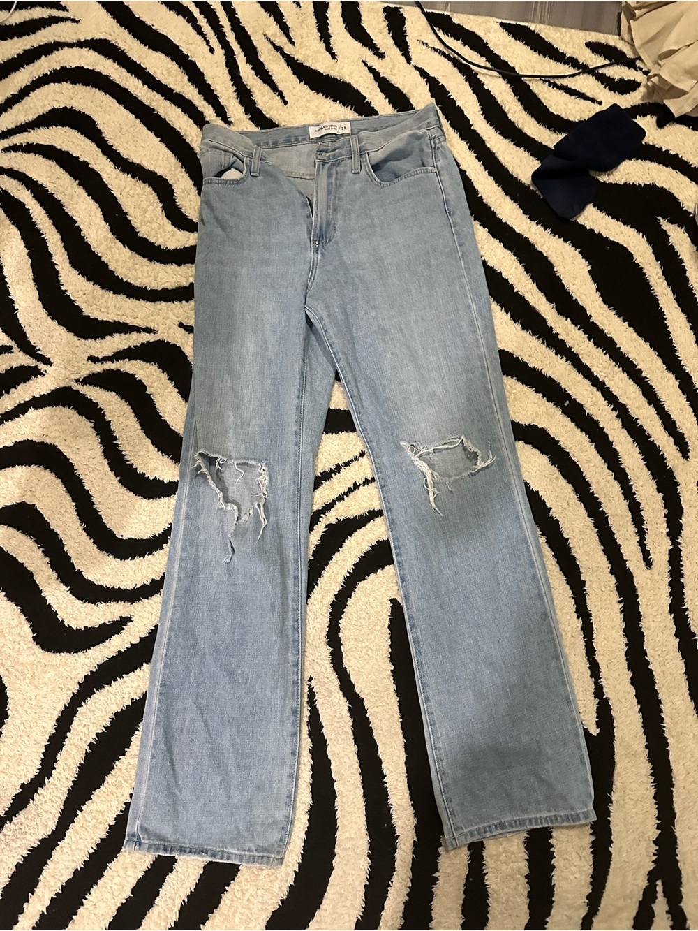 Light Blue Distressed Straight-Leg Women’s Jeans - GARAGE SIZE 27